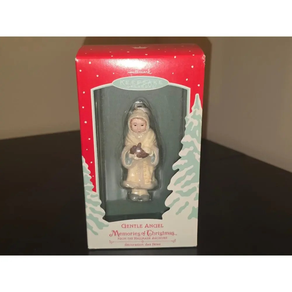 Hallmark Keepsake Gentle Angel Memories Of Christmas‎ Tree Ornament 3.5